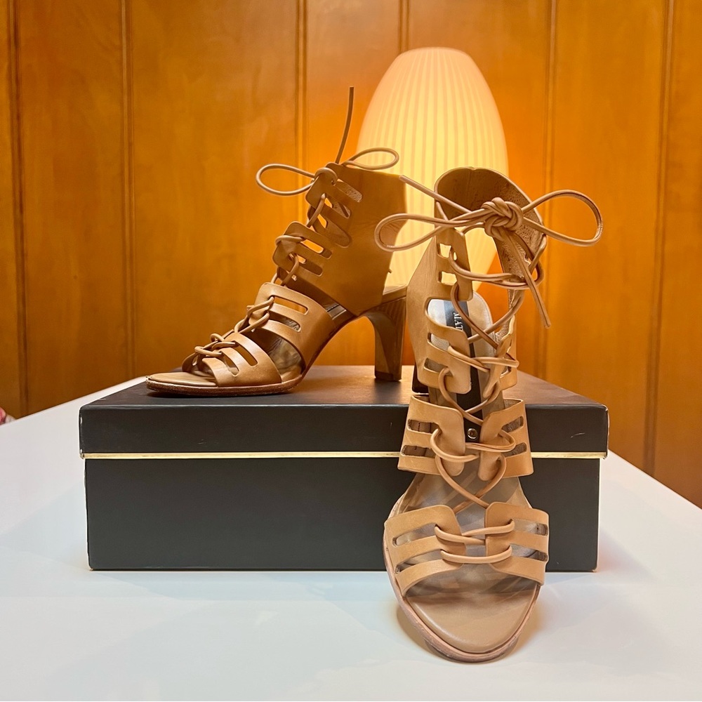 Matt Bernson lace up sandals with 3 inch wooden heel. Size 6. ⭐️